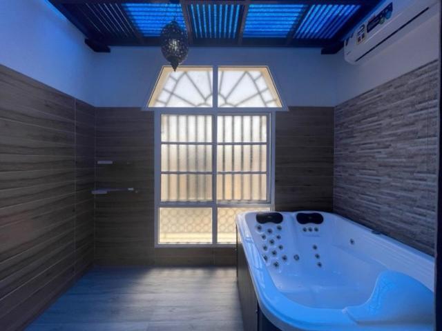 A'Sinamar Hotel Apartment Маскат Екстериор снимка